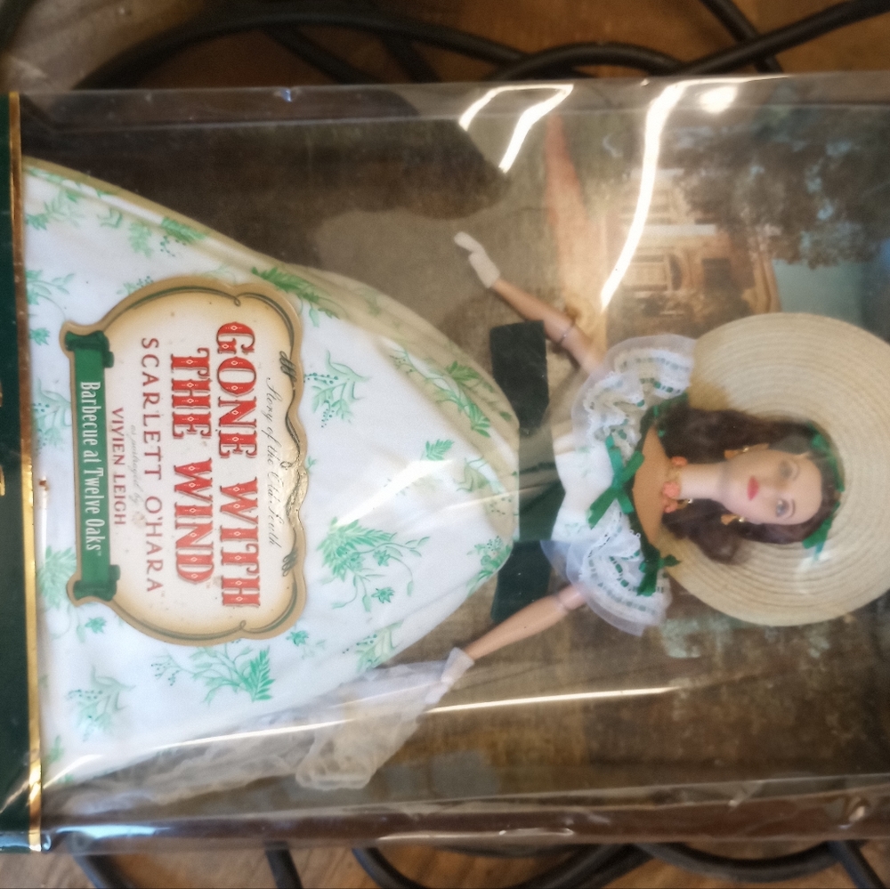 Scarlett O'Hara Doll: Barbecue at Twelve Oaks released in June 2001